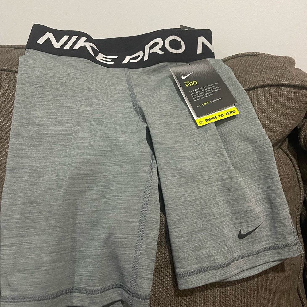 Women’s Nike Pro 365